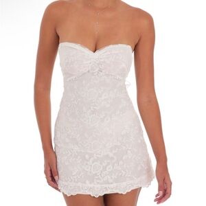Never Worn Lucy In The Sky White Lace Strapless Dress Perfect for Graduation